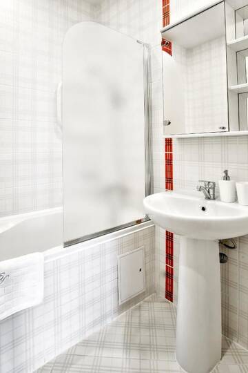 Фото номера Апартаменты с балконом Апартаменты Popovicha Apartments г. Prigorod Kolozha 11