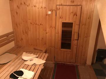 Фото номера Дом с 5 спальнями Дома для отпуска Comfortable Cottage with sauna г. Prigorod Kolozha 12