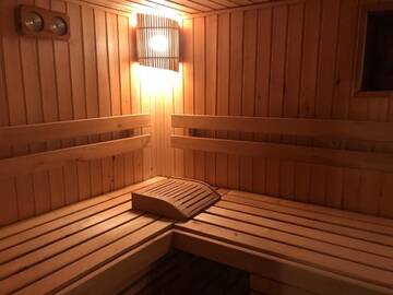 Фото номера Дом с 5 спальнями Дома для отпуска Comfortable Cottage with sauna г. Prigorod Kolozha 13
